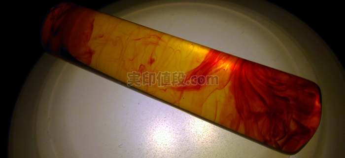 琥珀印鑑の神秘的な美しさ